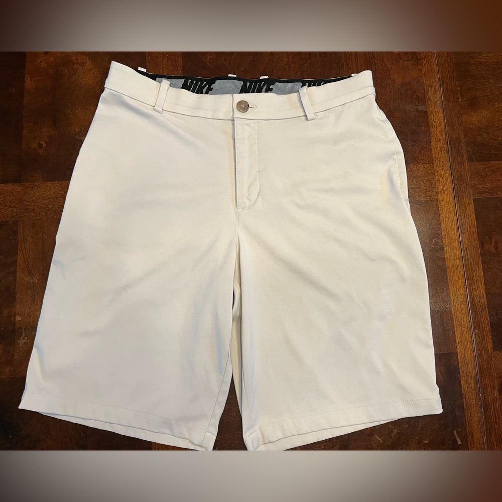 Men’s Nike Dri-FIT Golf Shorts Cream 32 Medium Excellent Condition Performance